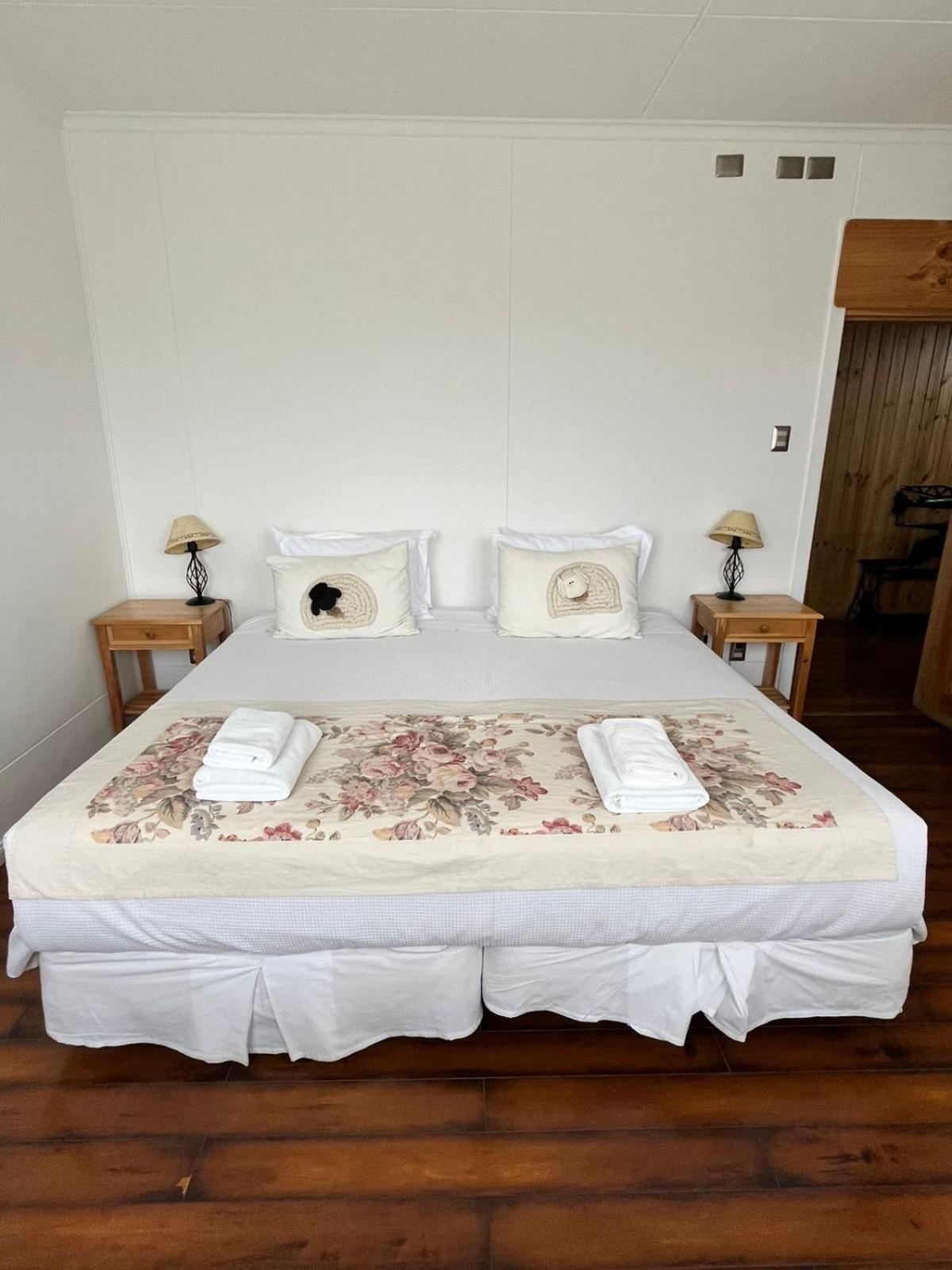 Cerro Castillo Hotel Estancia El Ovejero Patagonico מראה חיצוני תמונה
